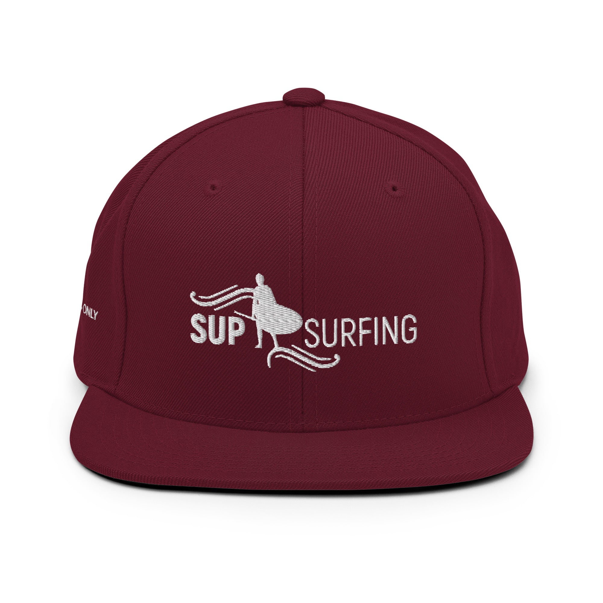 SUP Surfing Snapback Cap Bordeaux – Detail flacher Schirm inspiriert vom SUP am Pilsensee & SUP Style in Landsberg am Lech
