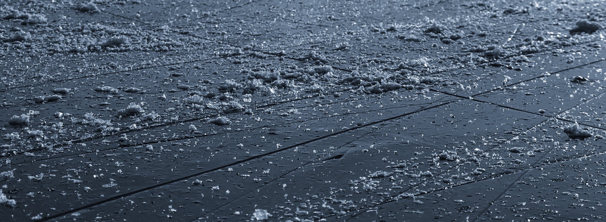 Eis im Winter auf dem Ammersee im Fünfseenland